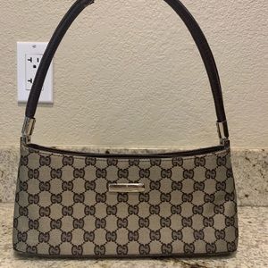 Small Gucci handbag in good condition
